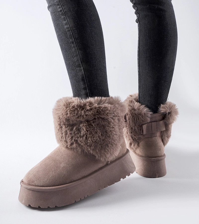 Fioletowe śniegowce zdobione futerkiem