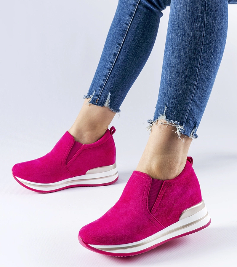 Różowe wsuwane sneakersy na koturnie