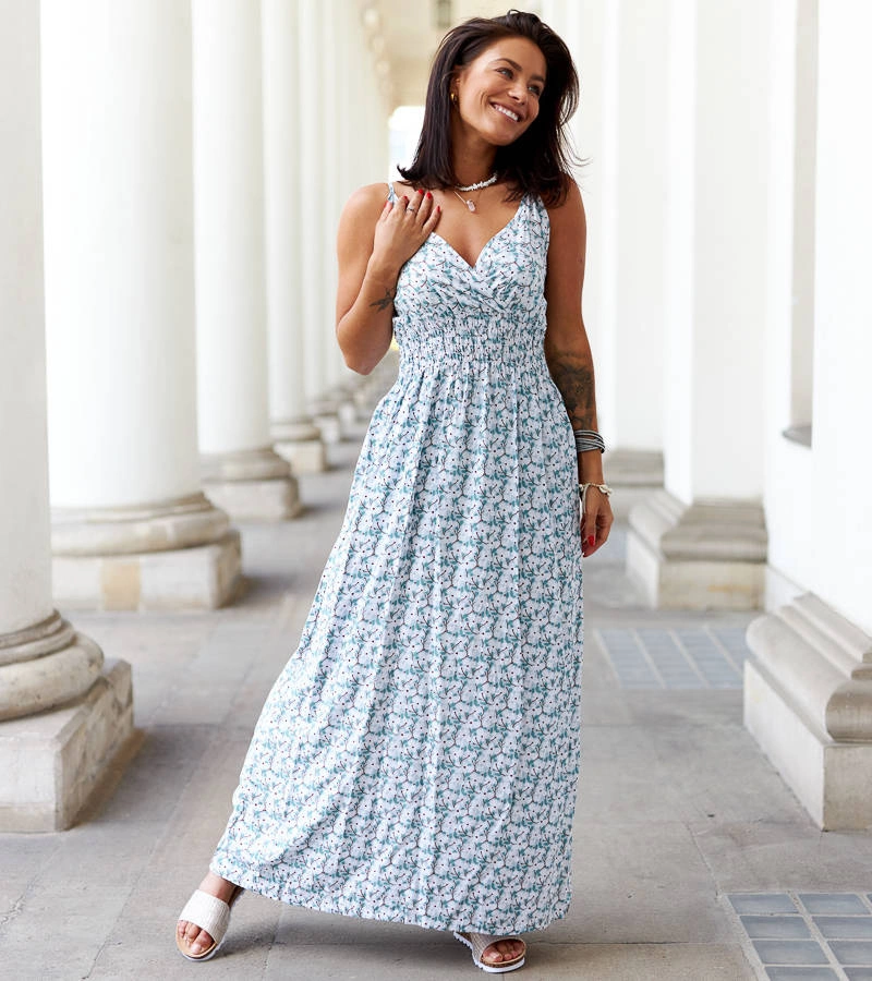 Zielona sukienka na ramiączkach w kwiaty