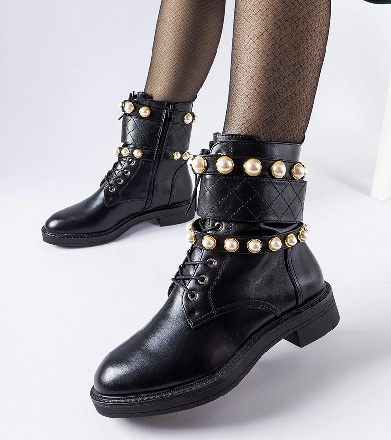 Hers Czarne ocieplane botki z perełkami