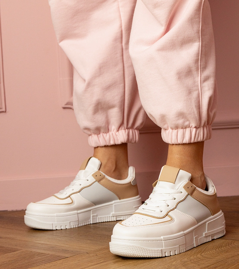 Hers Biało-beżowe sneakersy sportowe na platfotmie