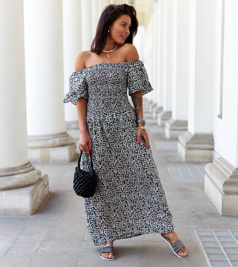 Czarna sukienka midi w kwiaty