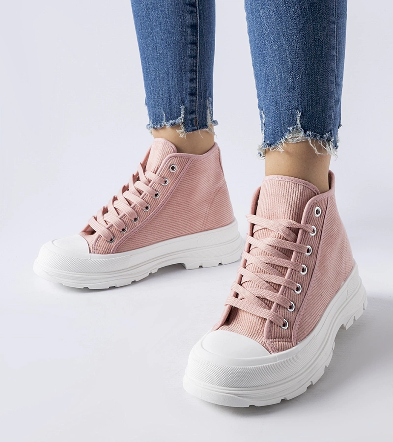 Różowe trampki za kostkę