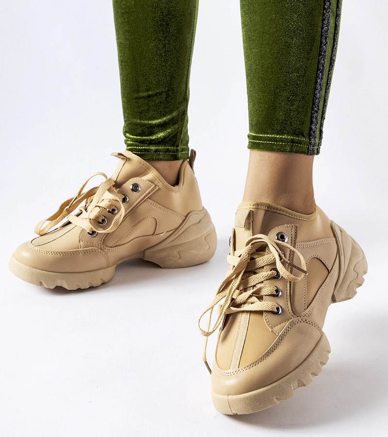 Ciemnobeżowe sneakersy na grubszej podeszwie
