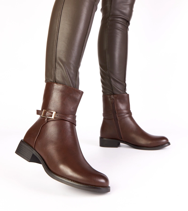 Hers Brązowe botki z klamrą i kłódką