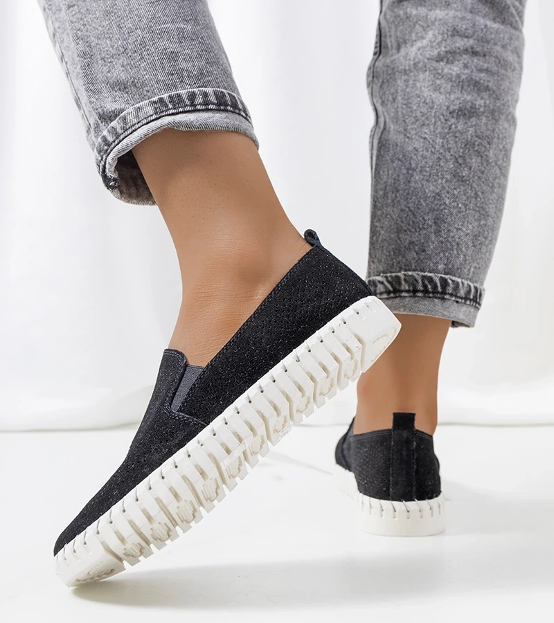 Czarne ażurowe tenisówki