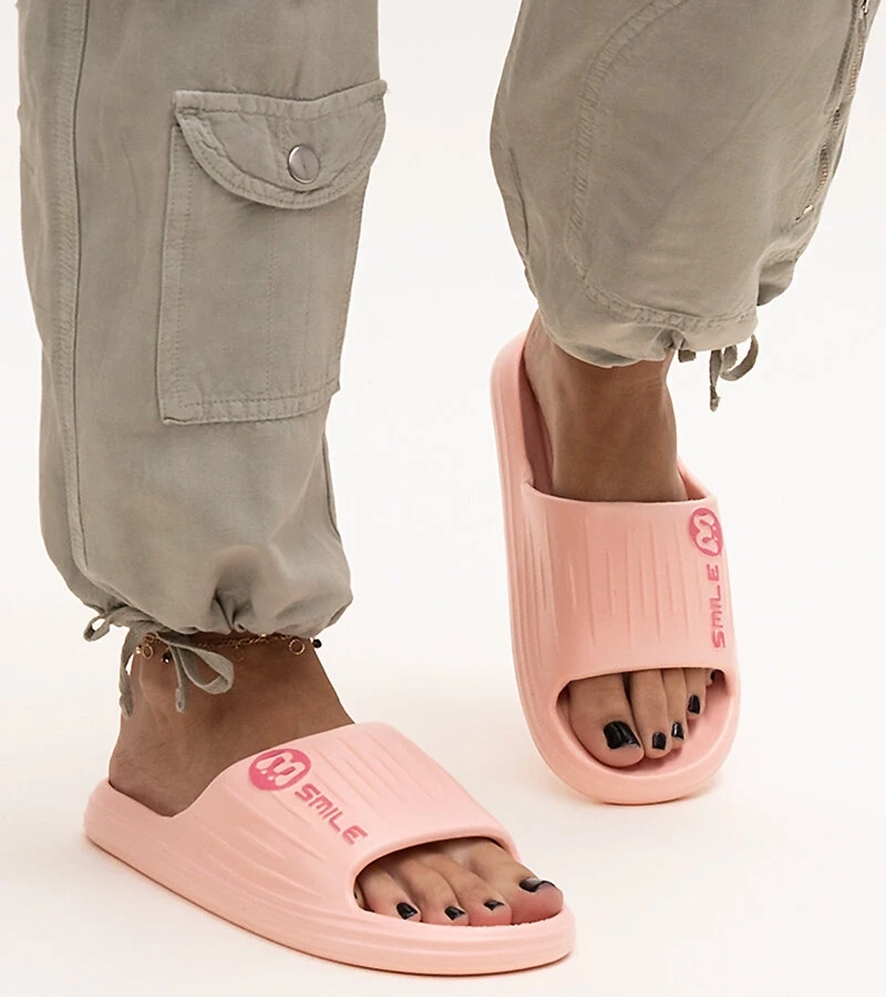 Różowe klapki piankowe