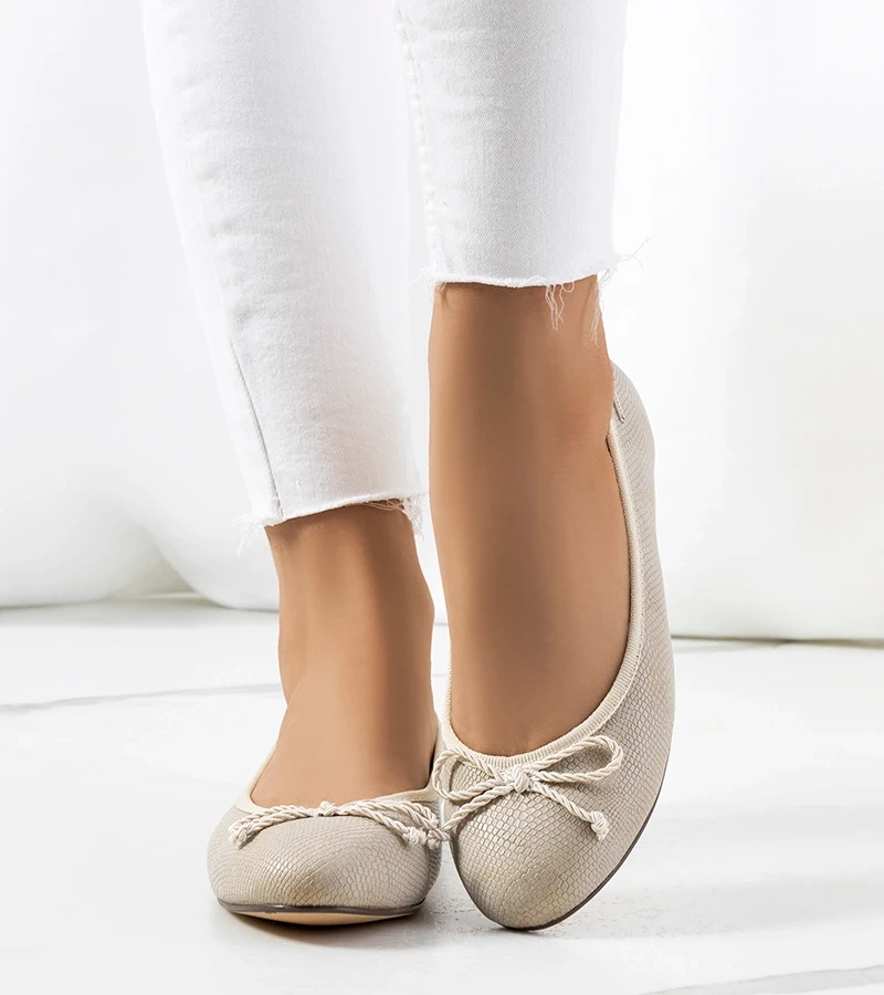 Beżowe baleriny z kokardką