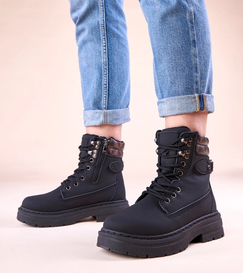 Hers Czarne traperki ocieplane z matowej ekoskóry