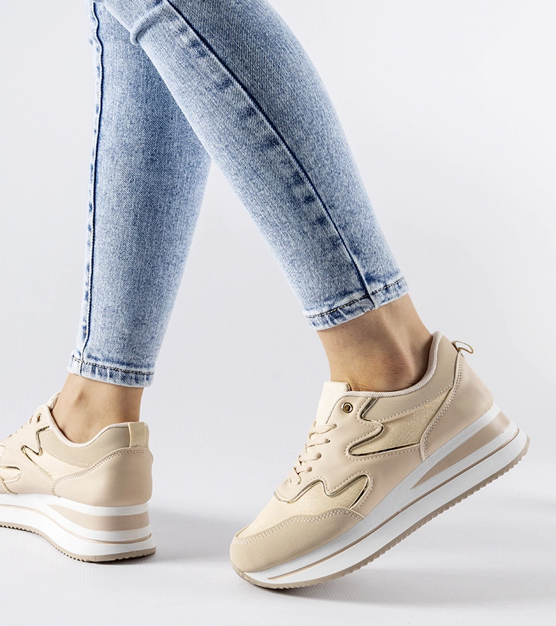 Beżowe sneakersy na platformie