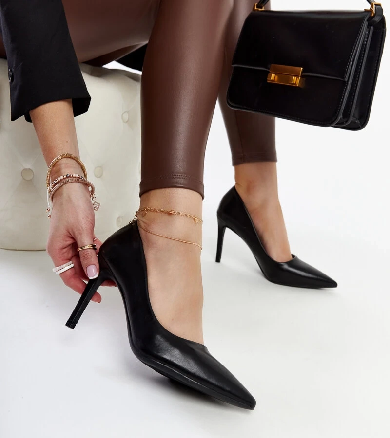 Czarne klasyczne szpilki