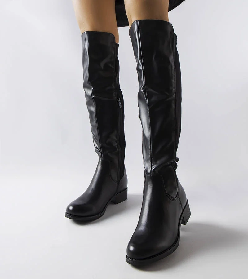 Czarne kozaki z eko-skóry