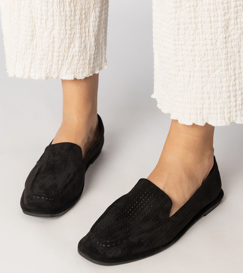 Hers Czarne mokasyny ażurowe z ekozamszu