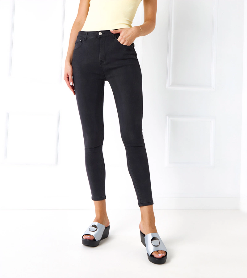 Czarne elastyczne jegginsy