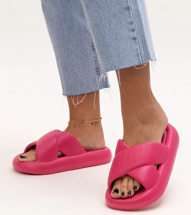 Ciemnoróżowe klapki piankowe