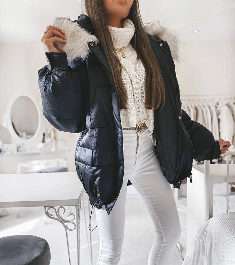 Czarna kurtka o luźnym kroju