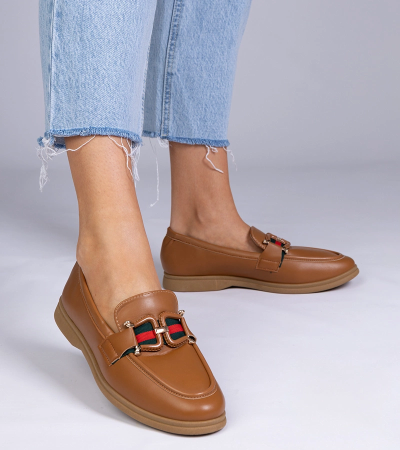 Hers Brązowe mokasyny z ekoskóry z ozdobą