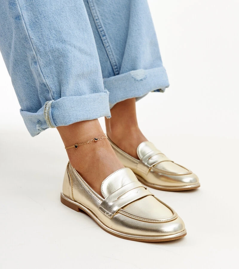 Złote klasyczne mokasyny