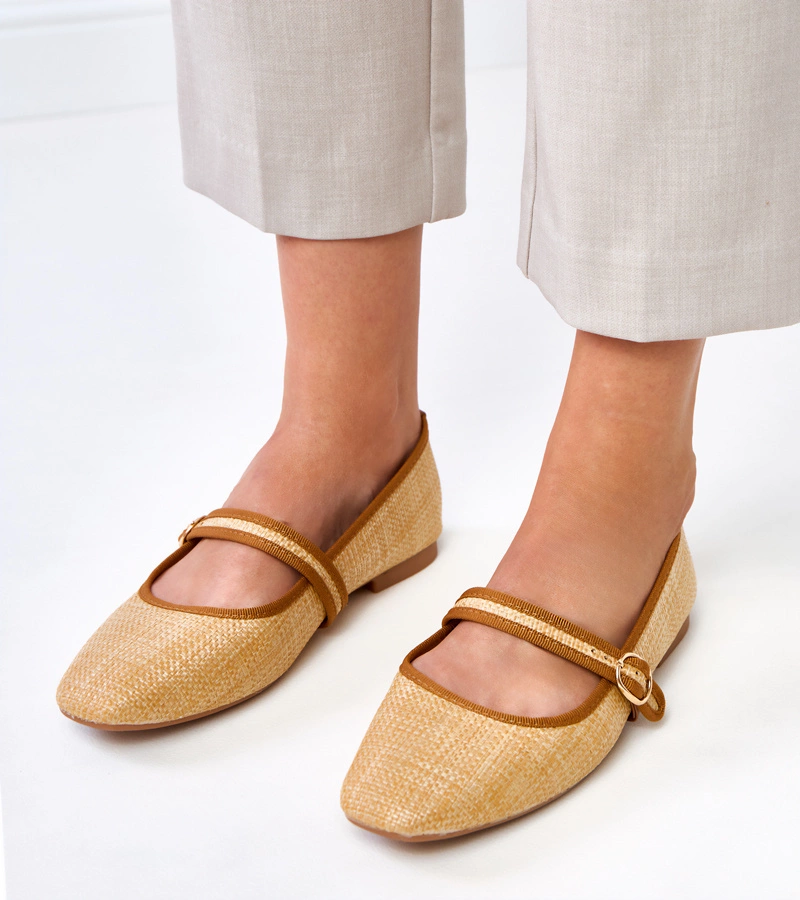 Hers Brązowe damskie balerinki ze sprzączką