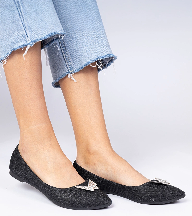 Hers Czarne damskie balerinki brokatowe z motylkiem