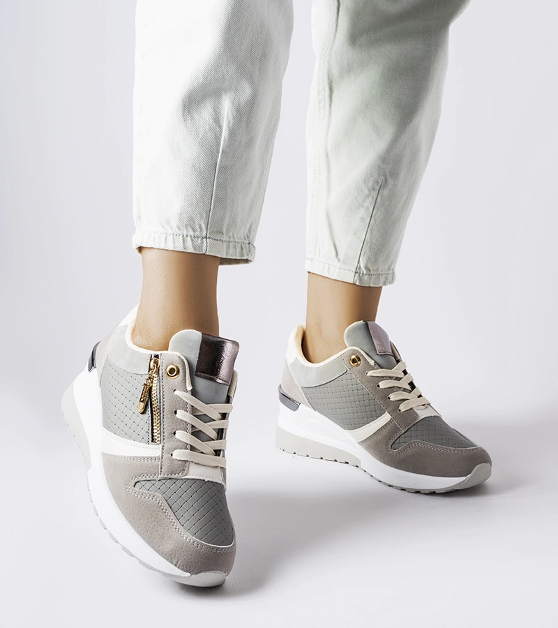Szare sneakersy na koturnie