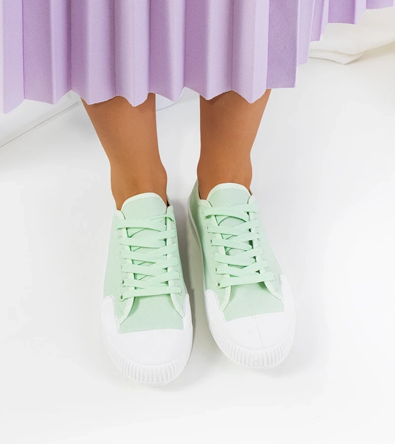 Modne miętowe trampki