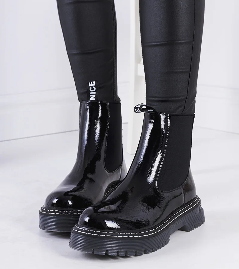 Czarne lakierowane botki