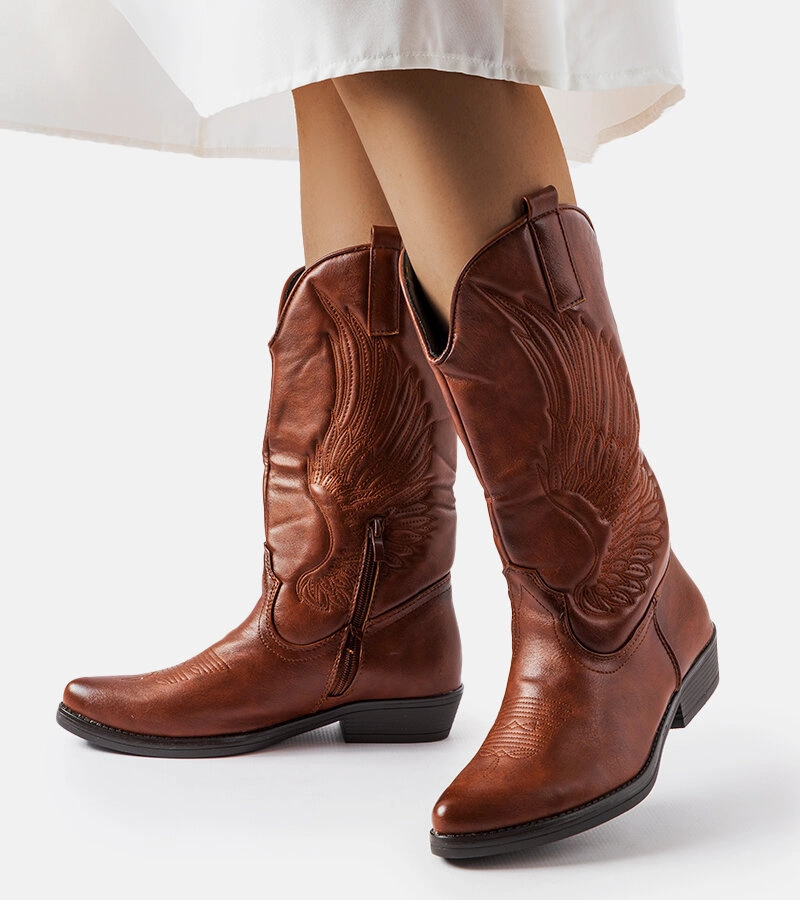 Brązowe kowbojki ze wzorem