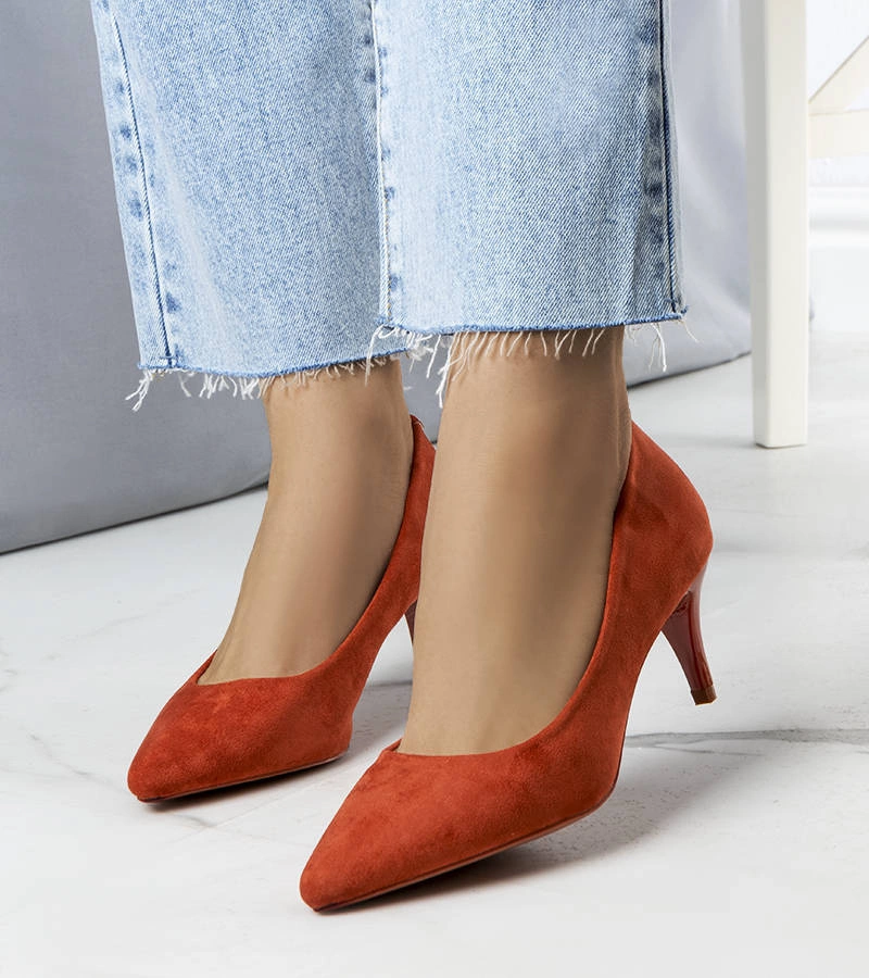 Brązowe czółenka na niskiej szpilce