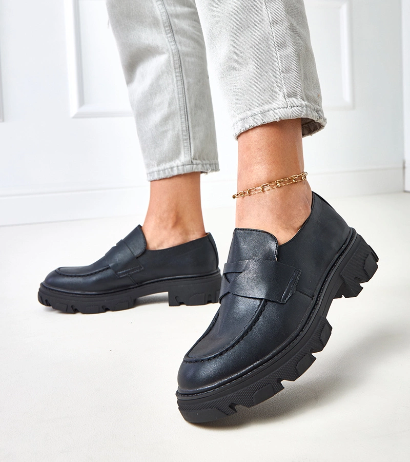 Hers Czarne półbuty z eko skóry