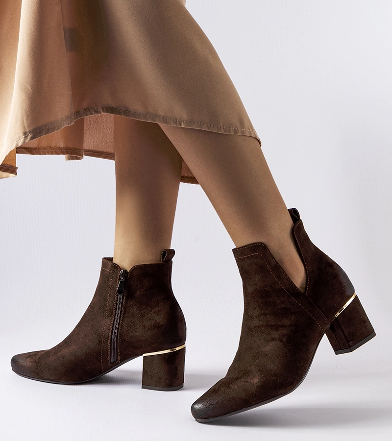 Brązowe botki na niskim słupku Vinceza