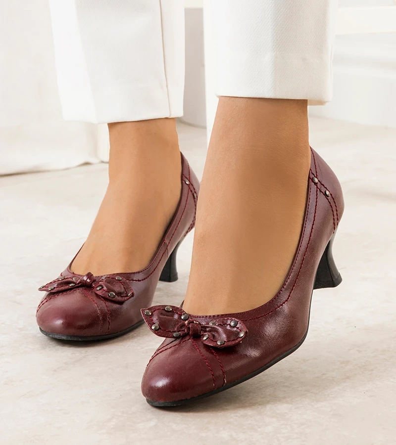 Czarne czółenka szpilce