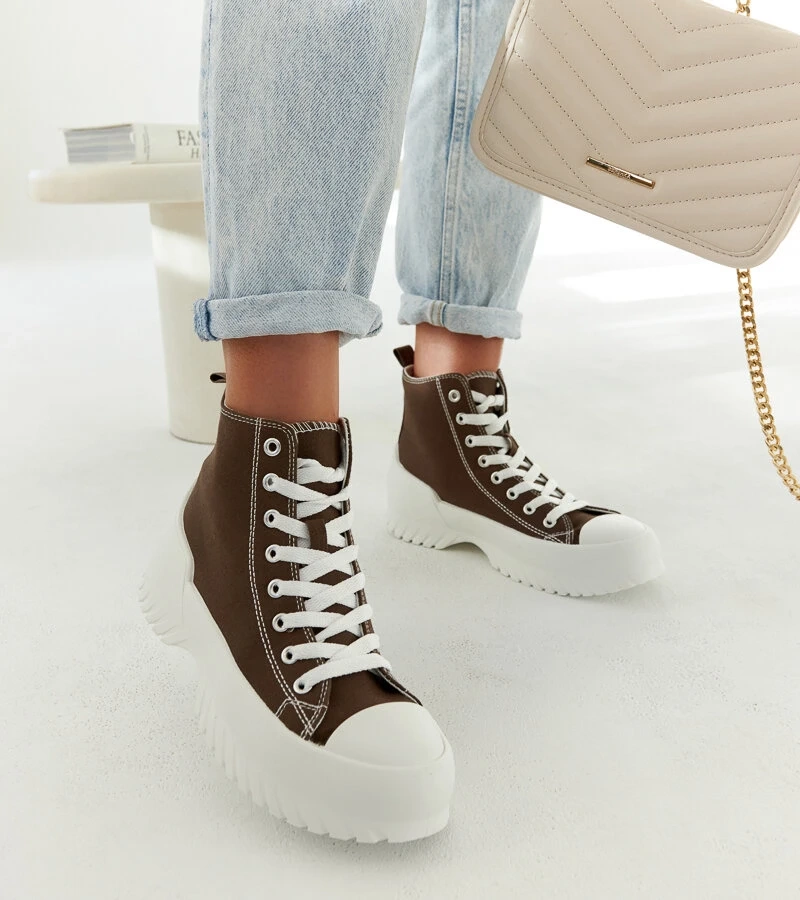 Zielone trampki za kostkę