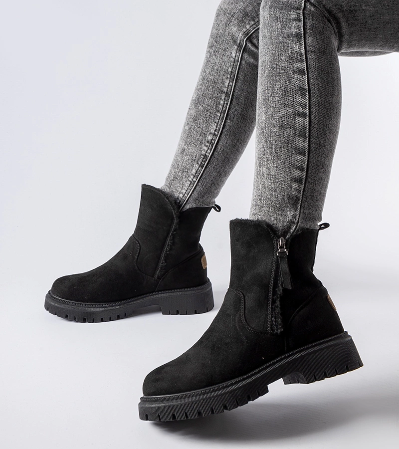 Czarne ocieplane klasyczne botki