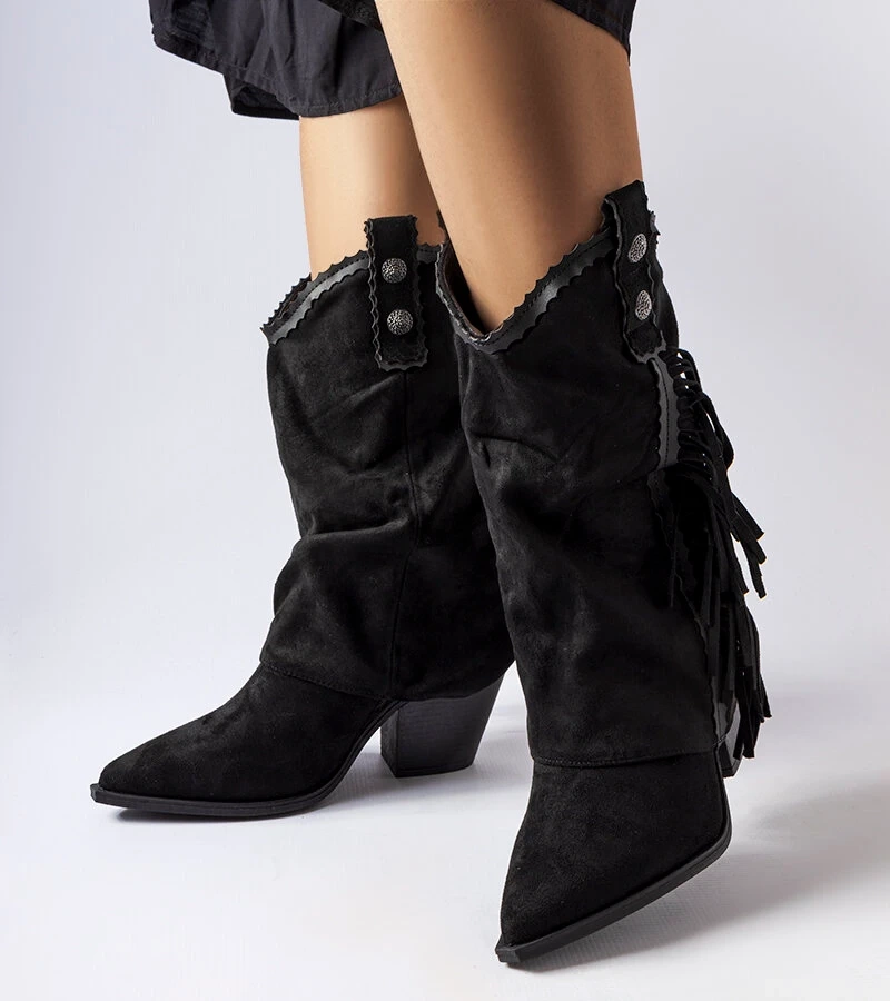 Czarne zamszowe kowbojki z frędzlami