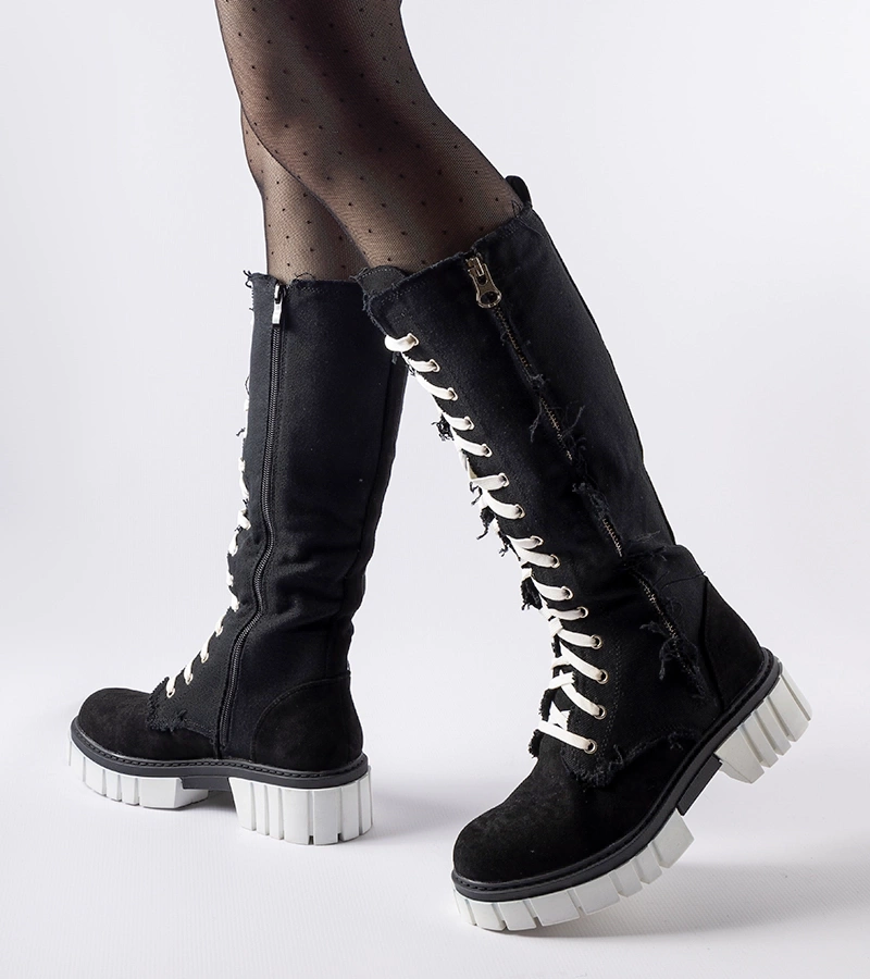 Czarne materiałowe ocieplane kozaki