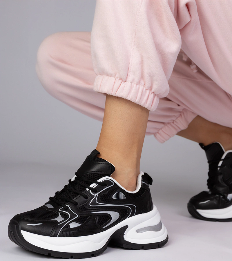 Hers Czarne sneakersy sportowe na grubej podeszwie