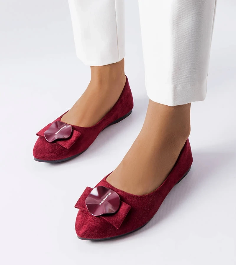 Bordowe balerinki z eko-zamszu zdobione cyrkoniami