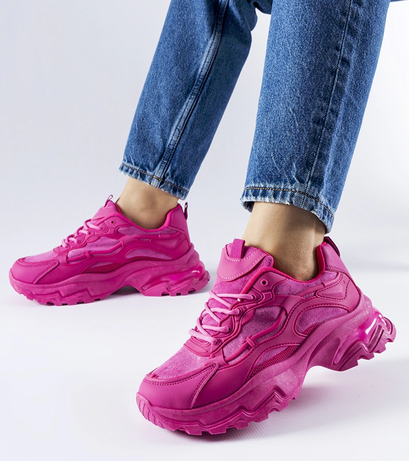 Różowe sneakersy na masywnej podeszwie