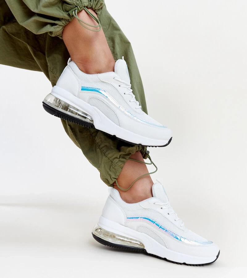 Białe sneakersy z hologramem
