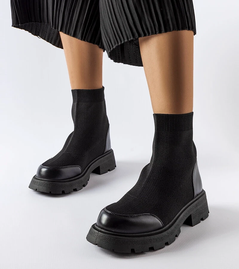 Czarne skarpetkowe botki