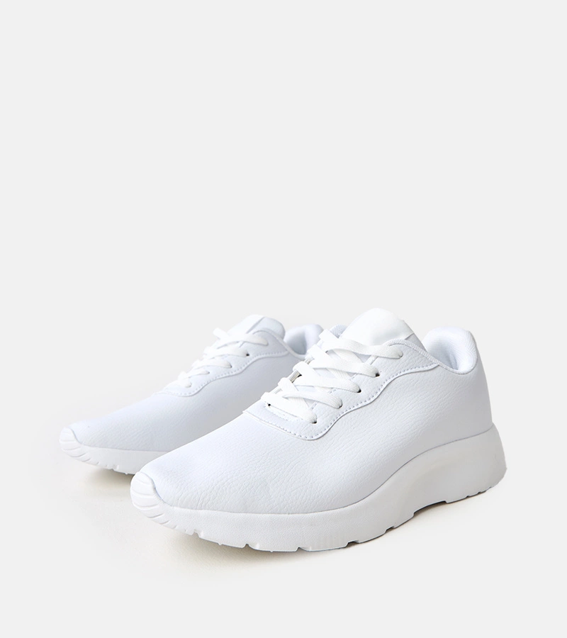 Białe sneakersy męskie na podwyższeniu