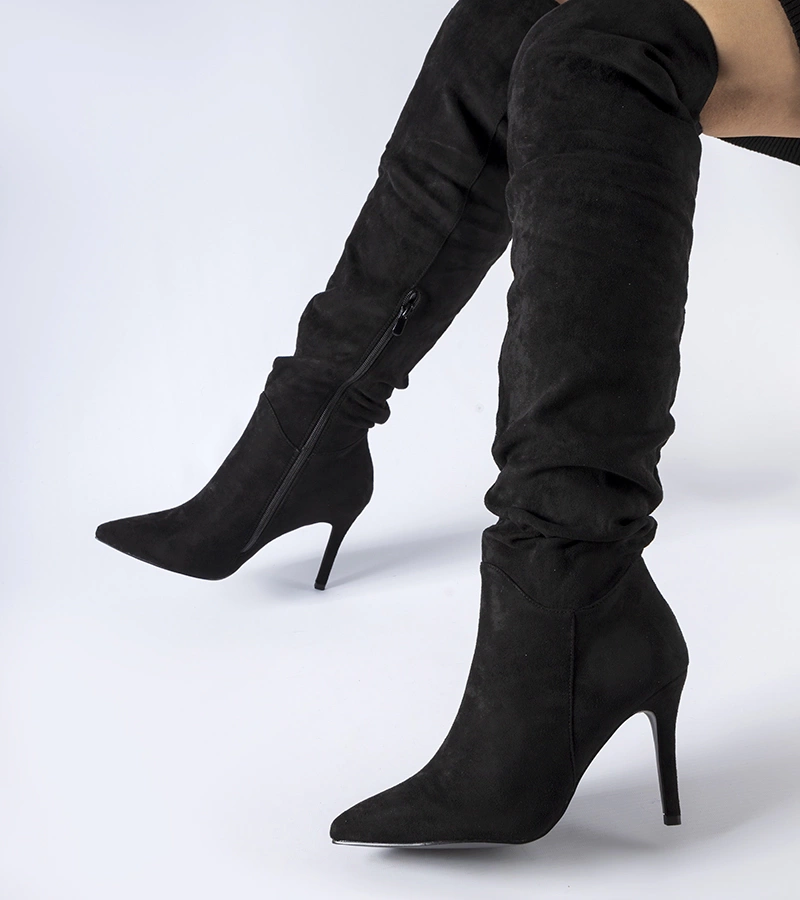 Czarne długie kozaki na wysokiej szpilce