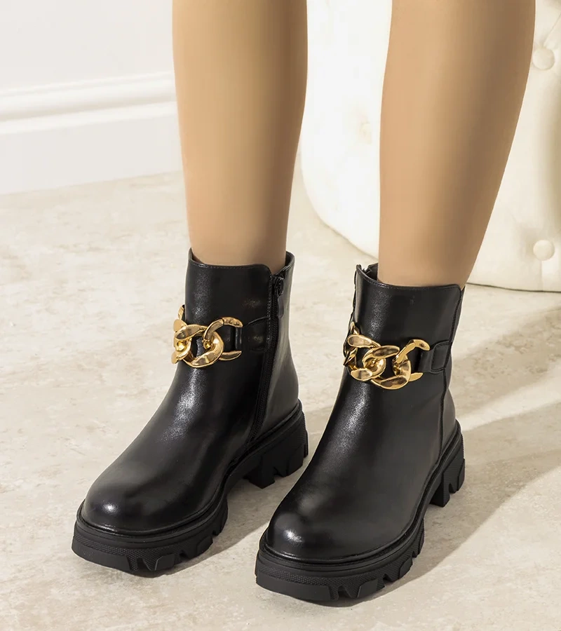 Czarne ocieplane botki z łańcuchem Kathlyn