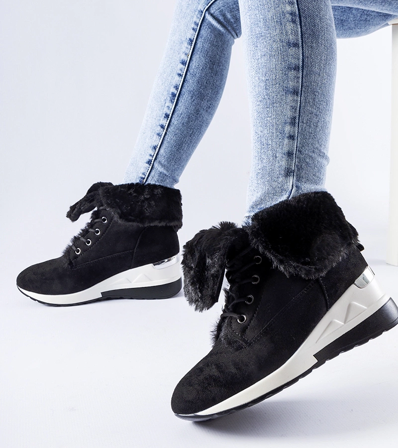 Czarne ocieplane sneakersy na koturnie