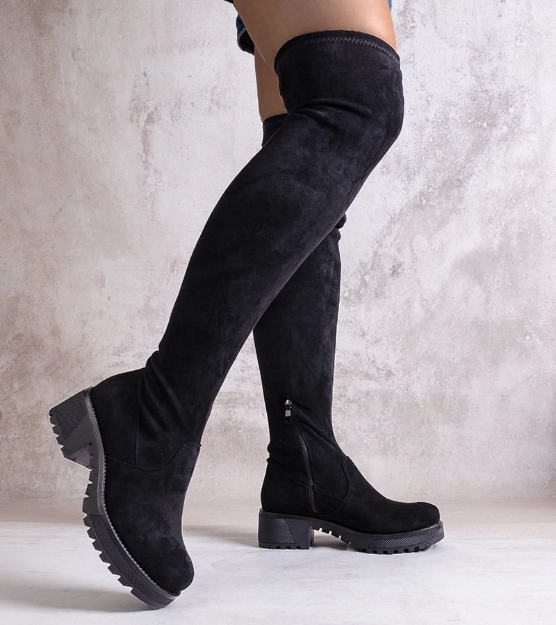 Czarne długie kozaki