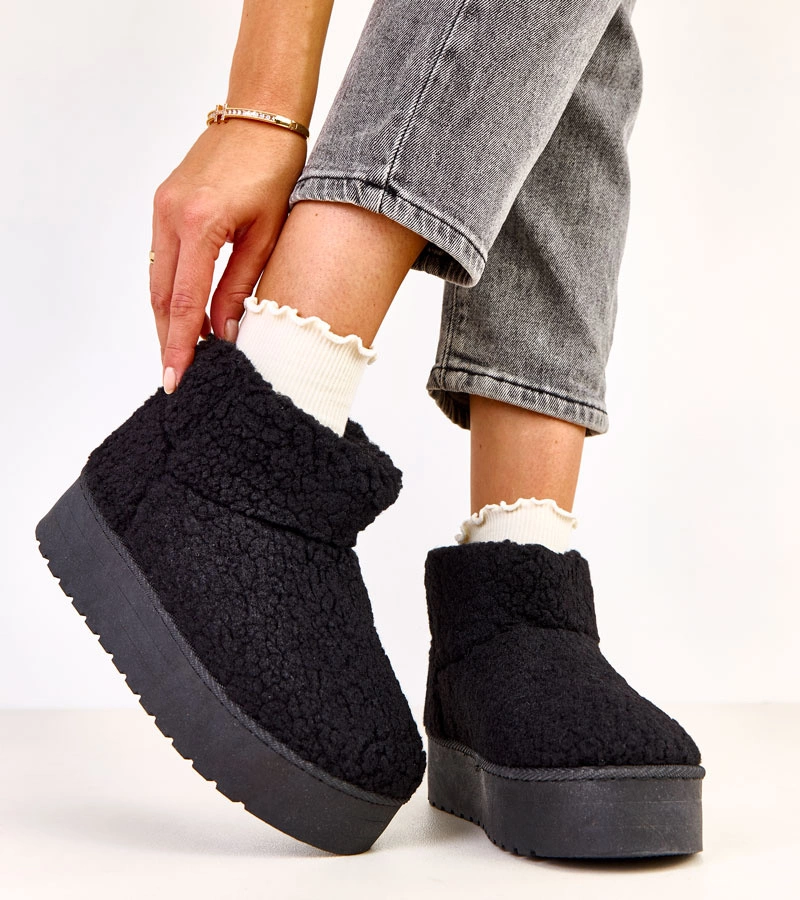 Hers Czarne śniegowce z cholewką z barankowego futra