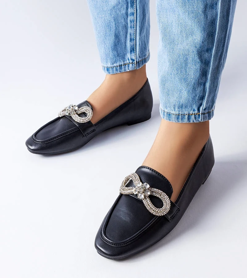 Czarne mokasyny z cyrkoniową kokardką