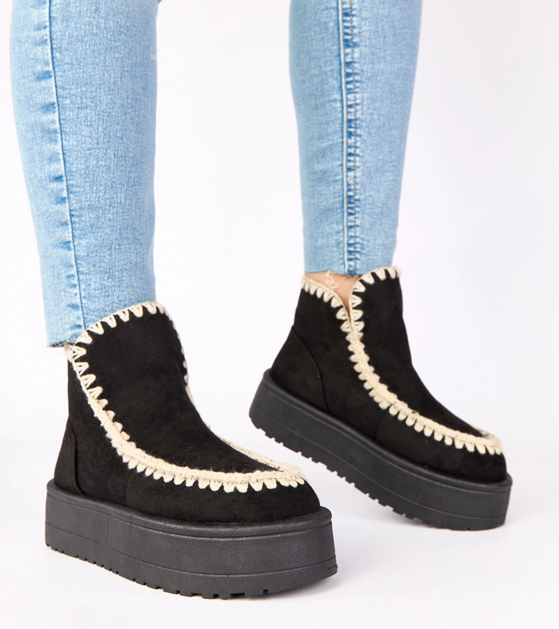 Hers Czarne śniegowce na platformie z ozdobnym haftem