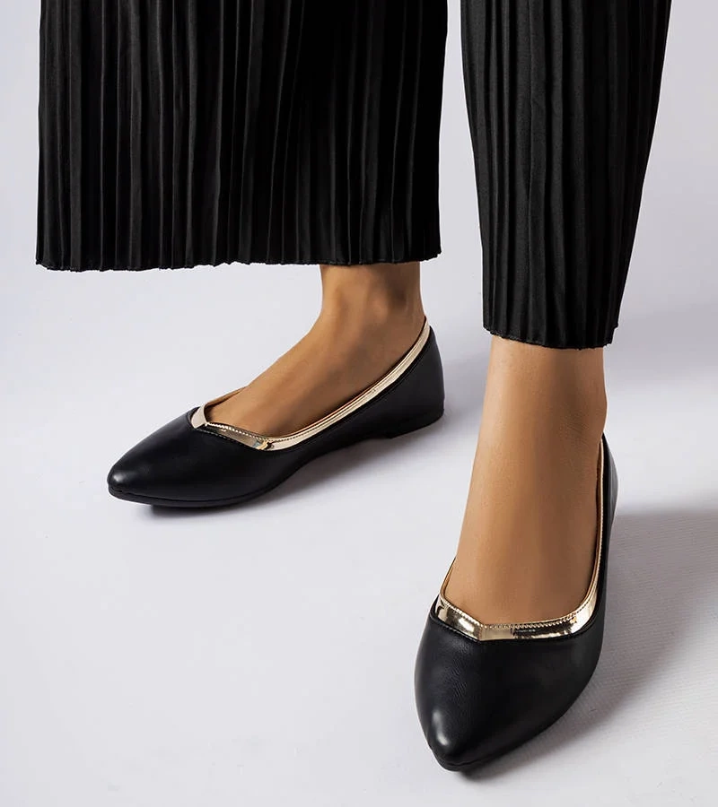 Białe balerinki ze szpiczastym noskiem